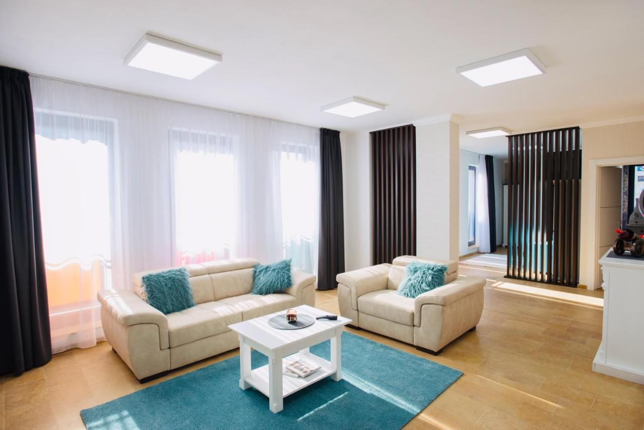Lira Holiday Apartments Сату Маре Екстериор снимка