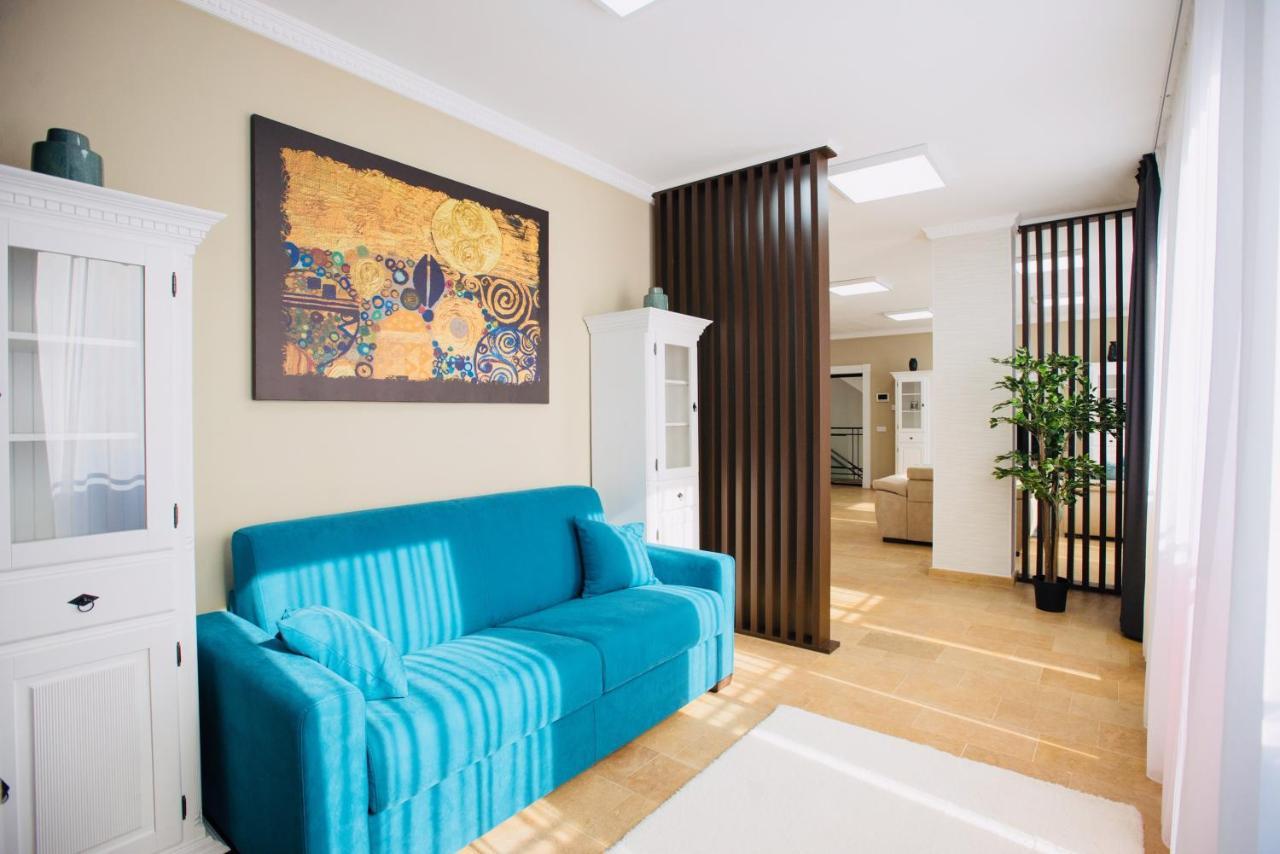 Lira Holiday Apartments Сату Маре Екстериор снимка