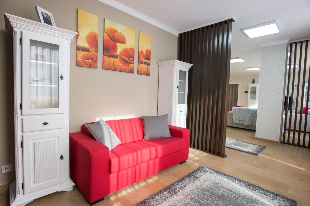 Lira Holiday Apartments Сату Маре Екстериор снимка