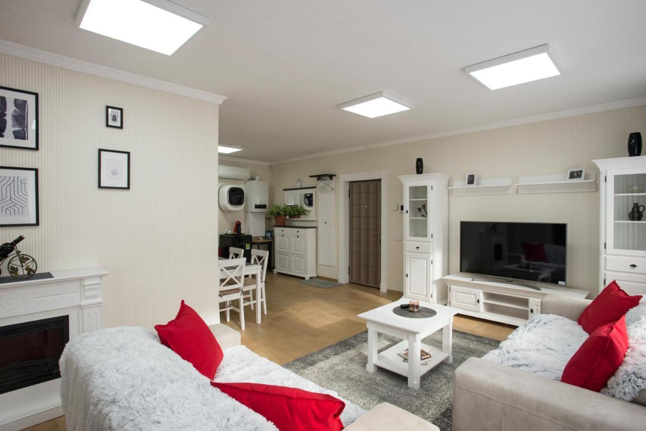 Lira Holiday Apartments Сату Маре Екстериор снимка