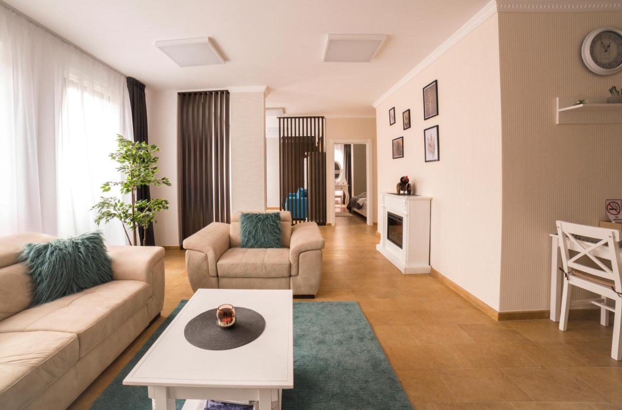 Lira Holiday Apartments Сату Маре Екстериор снимка