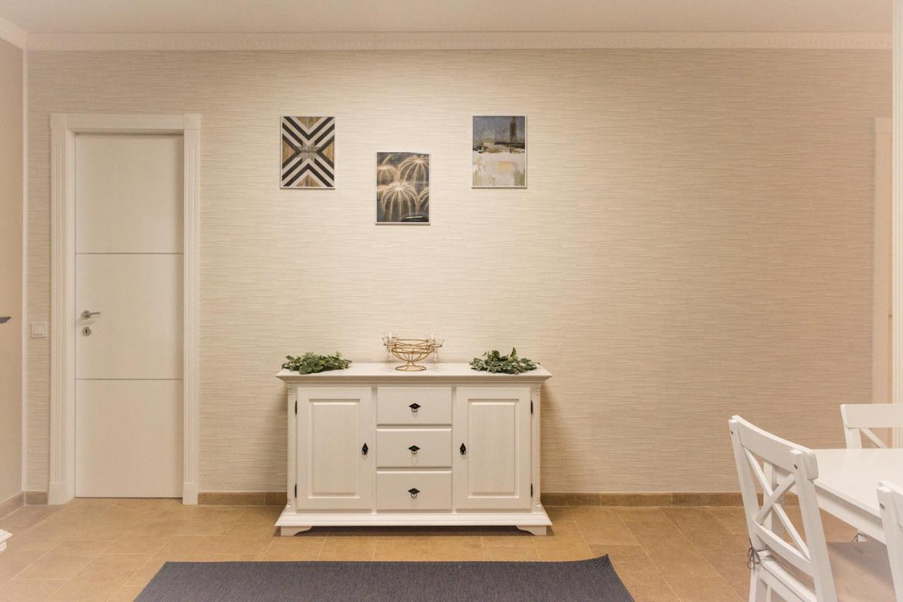 Lira Holiday Apartments Сату Маре Екстериор снимка