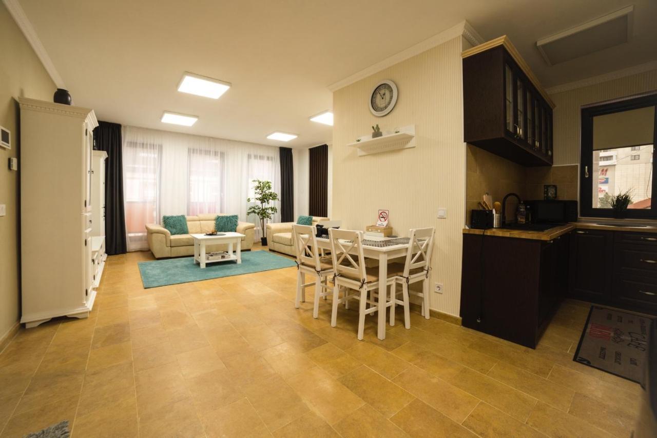 Lira Holiday Apartments Сату Маре Екстериор снимка